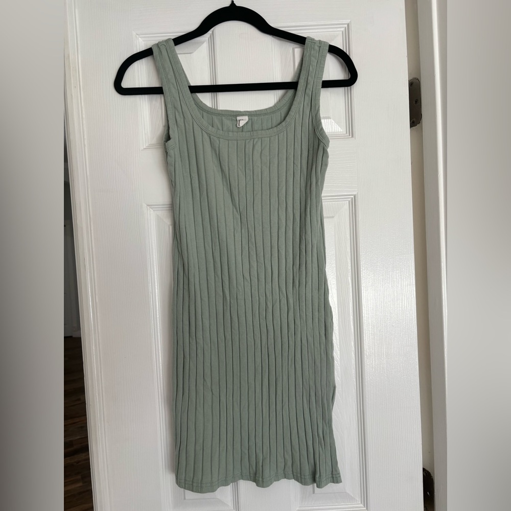 Green ribbed dress size L